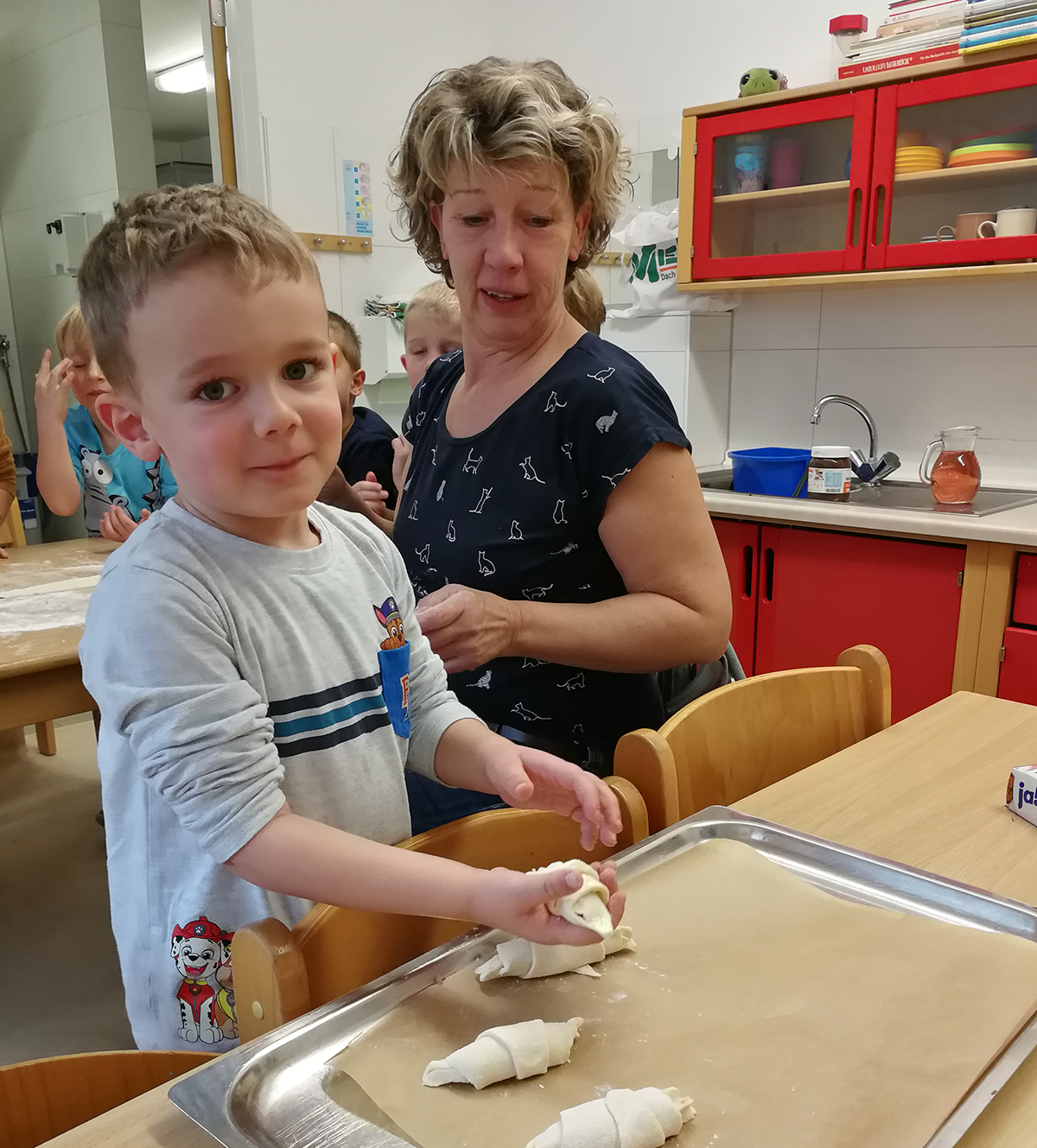 In der AWO Kita "Waidspatzen" wurden Martinshörnchen gebacken.