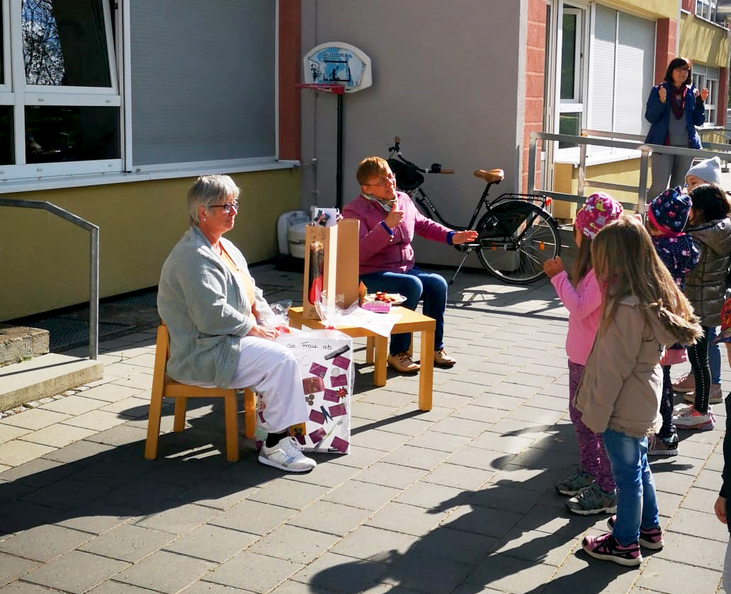 Zwei Mitarbeiterinnen der Kita "Wirbelwind" werden 60 Jahre alt.