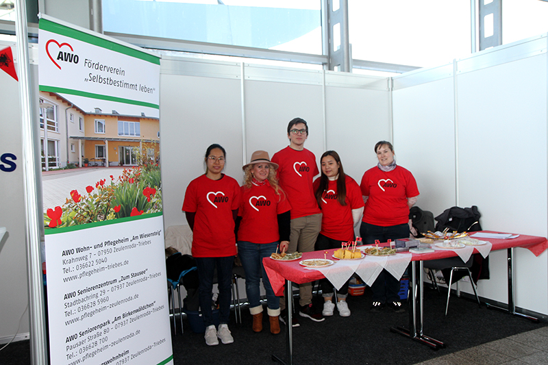 Am Stand des AWO Fördervereins "Selbstbestimmt leben"