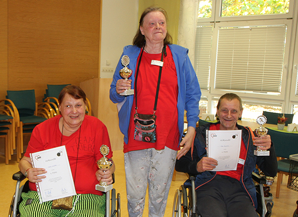 In der Wertung der Menschen mit Behinderung siegte Heike Schöttler (links) vor Falko Burghold und Ilona Köckritz. 